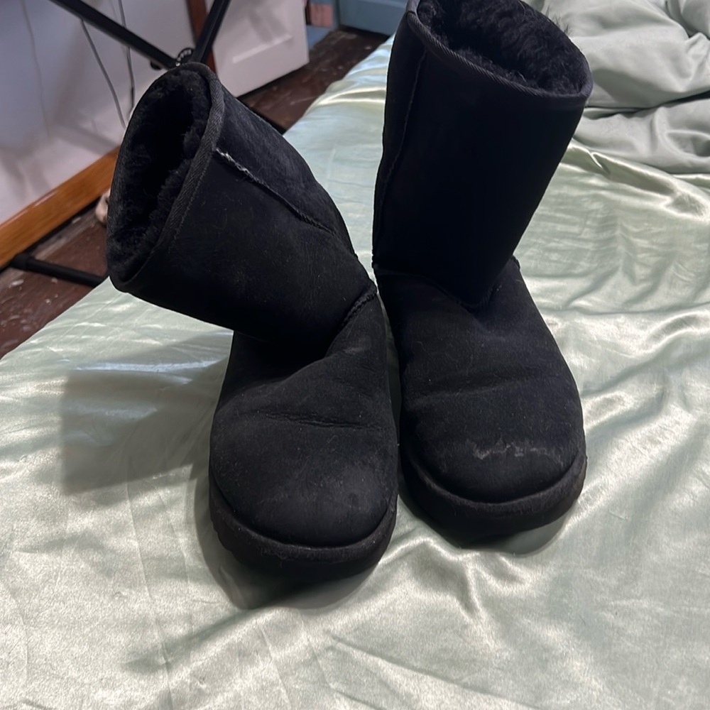 Black Ugg boots